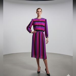 Adorably Chic Colorful Vintage Dress